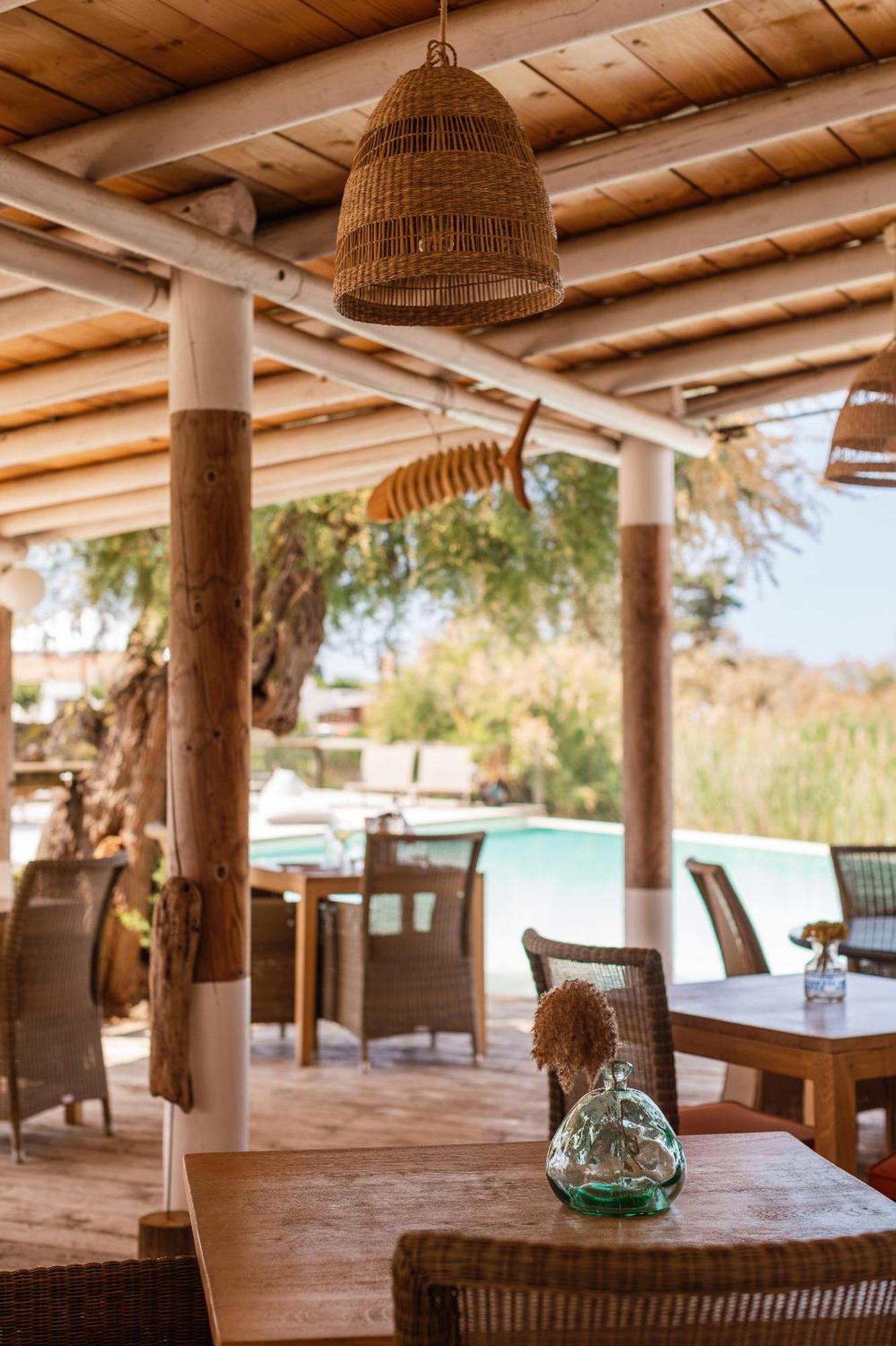 Hotel Restaurant Les Arnelles Saintes-Maries-de-la-Mer Exterior photo
